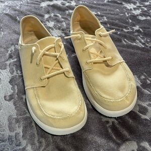 Chaco Canvas Boat Shoes Women’s 9 Cream /Soft Yellow LaceUp Casual Comfort Shoes
